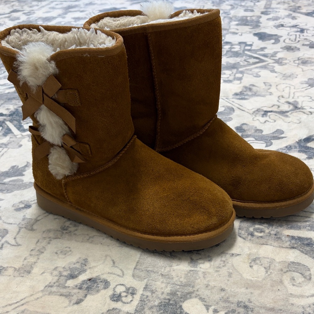 Koolaburra Chestnut Suede Shearling-Lined Winter Boots with Bow Detail